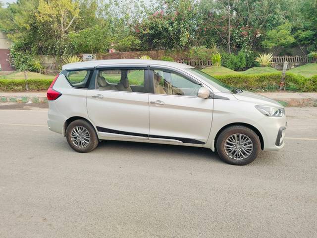 https://images10.gaadi.com/usedcar_image/4596522/original/110864ee2d456846ccb31203a74cf1ab.jpg?imwidth=6402