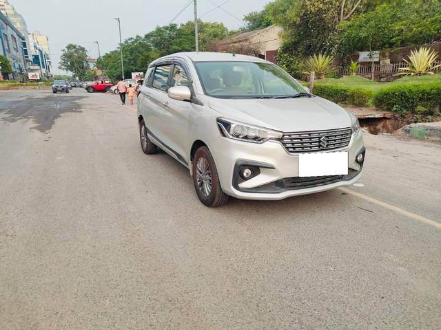 https://images10.gaadi.com/usedcar_image/4596522/original/processed_4294091a78a2785e75535064476d9e70.jpg?imwidth=6401