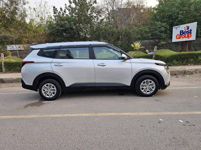 https://images10.gaadi.com/usedcar_image/4596525/original/processed_9c97dca12c1e34f491b563aadd6766c1.jpg?imwidth=6402