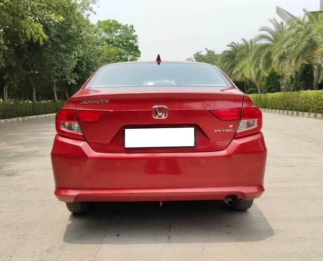 https://images10.gaadi.com/usedcar_image/4596537/original/processed_bfe9b5acb9e718f10aead8f719ff9067.jpg?imwidth=6401
