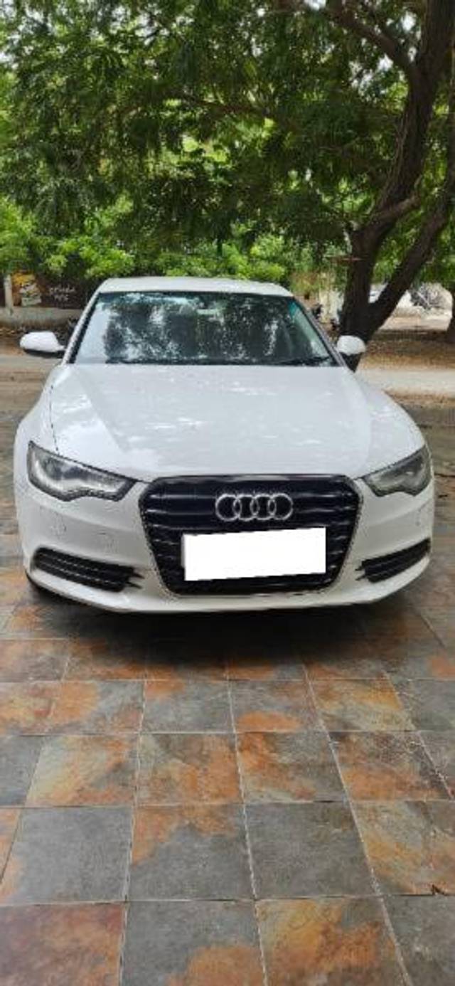 https://images10.gaadi.com/usedcar_image/4596541/original/processed_85794528-97ab-41f9-9110-be7e52e3c918.jpg?imwidth=6402
