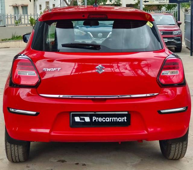 https://images10.gaadi.com/usedcar_image/4596549/original/processed_1bf316949bbf8317d2d4890a06f76c3c.jpeg?imwidth=6402