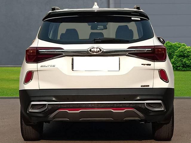 https://images10.gaadi.com/usedcar_image/4596553/original/processed_79827537d7405eb902d7334d79e1d3bd.jpg?imwidth=6402
