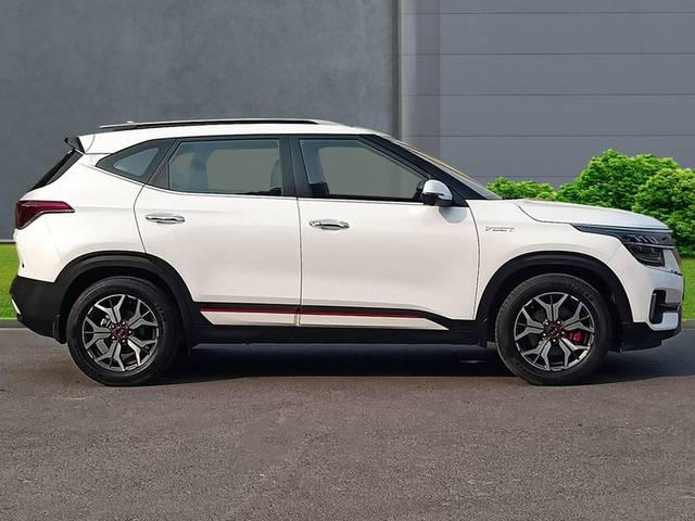 https://images10.gaadi.com/usedcar_image/4596553/original/processed_8486b0b66c7aee4d20a36f6a0018520f.jpg?imwidth=6401