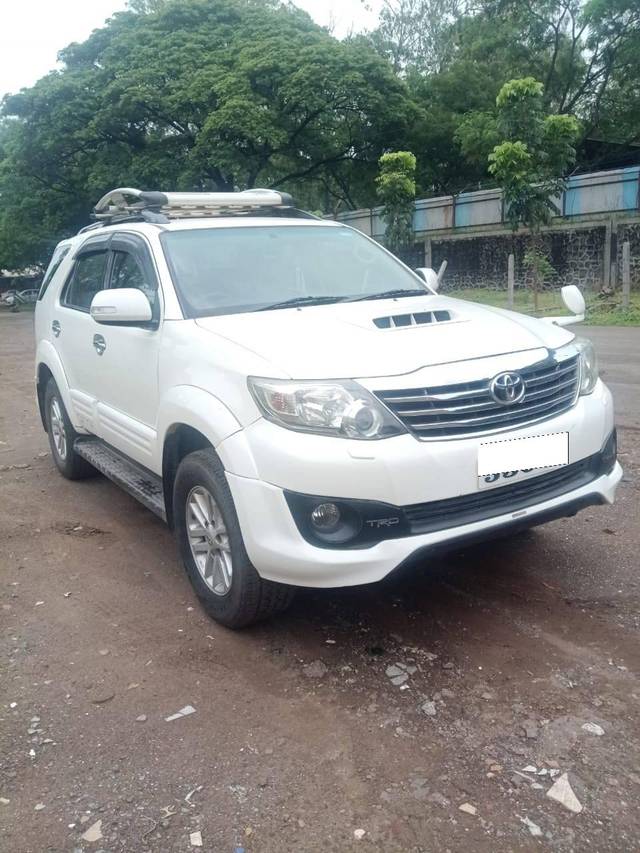 https://images10.gaadi.com/usedcar_image/4596564/original/processed_52ad6440e540f2a5cca81355f3147fd2.jpg?imwidth=6400