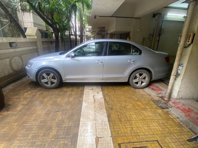 https://images10.gaadi.com/usedcar_image/4596602/original/99a40b2a-cc0a-4395-9a12-1c35f5681e24.jpg?imwidth=6402