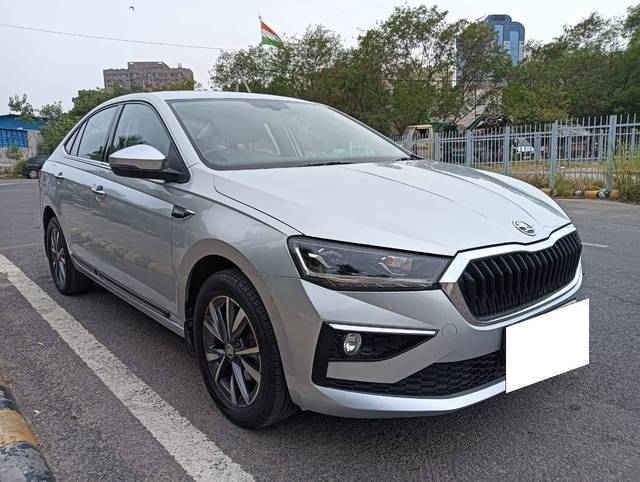 https://images10.gaadi.com/usedcar_image/4596628/original/processed_091c65372e34798b88b84ef82978ea65.jpg?imwidth=6400
