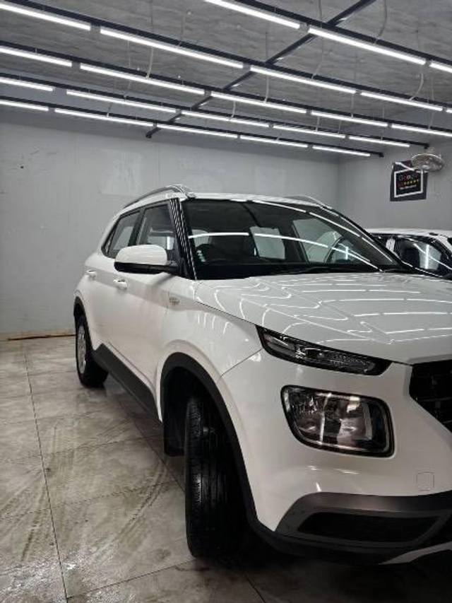 https://images10.gaadi.com/usedcar_image/4596634/original/processed_50206457-ed27-4799-bc8c-9c416463d945.jpeg?imwidth=6400