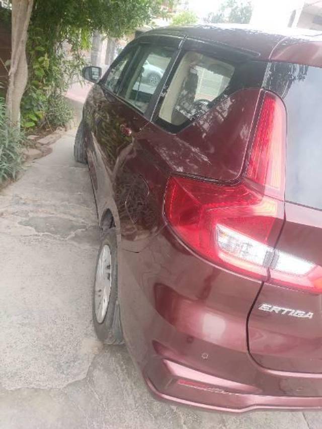 https://images10.gaadi.com/usedcar_image/4596637/original/processed_fbe4242c-5889-440c-aff9-04fadbb6124c.jpg?imwidth=6402