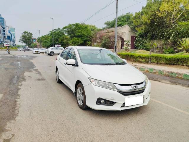 https://images10.gaadi.com/usedcar_image/4596638/original/processed_3664d4f513a1631071edf66e4708bb22.jpg?imwidth=6401