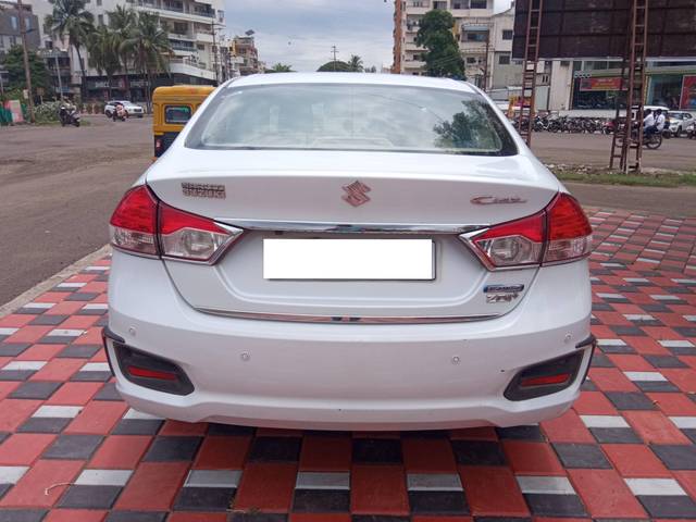 https://images10.gaadi.com/usedcar_image/4596639/original/processed_6960705b148347192e20dd02f36c7445.jpg?imwidth=6402
