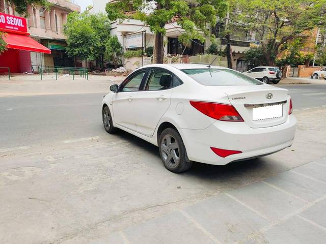 https://images10.gaadi.com/usedcar_image/4596641/original/processed_768b11fc51cc5b3f82f181ff699b34e0.jpg?imwidth=6402