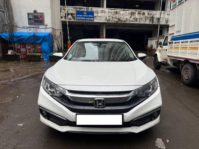 https://images10.gaadi.com/usedcar_image/4596645/original/processed_0b85b5dc-2003-4084-a4db-e6550df55559.jpg?imwidth=6400