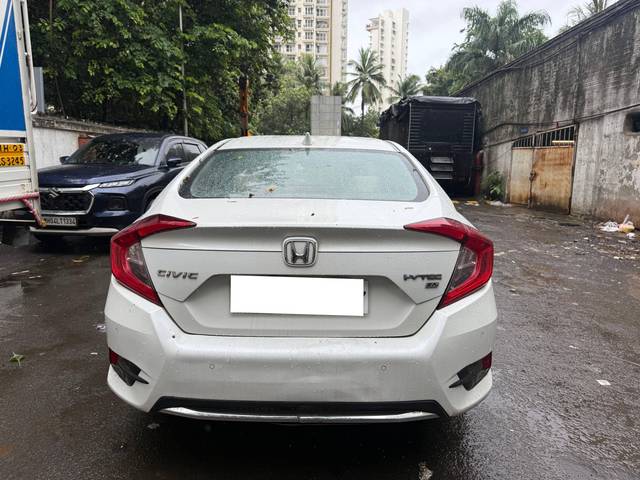 https://images10.gaadi.com/usedcar_image/4596645/original/processed_528ebdc8-9a0c-4b90-a651-2ac84f2b0376.jpg?imwidth=6401