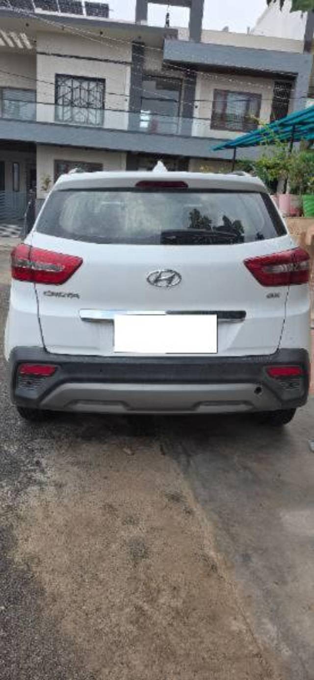 https://images10.gaadi.com/usedcar_image/4596656/original/processed_9cc774f4-efcd-46f7-bd5d-d603c549ee5f.jpg?imwidth=6401