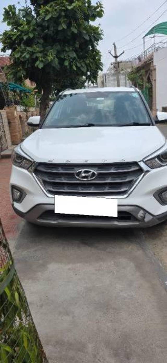 https://images10.gaadi.com/usedcar_image/4596656/original/processed_a4a32624-a241-4c4e-ab12-98777dd0b8f4.jpg?imwidth=6400