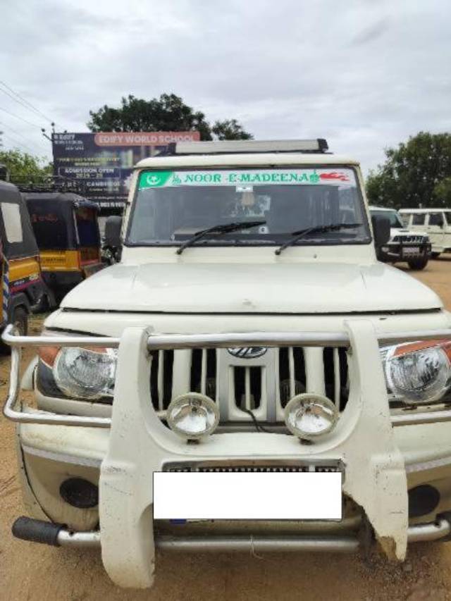 https://images10.gaadi.com/usedcar_image/4596662/original/processed_385b119f-95c8-4569-8724-38f566623c6e.jpg?imwidth=6400