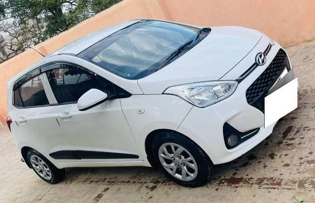 https://images10.gaadi.com/usedcar_image/4596669/original/processed_f22ce5c9-576b-4a59-9ca8-676b66b24b99.jpeg?imwidth=6401