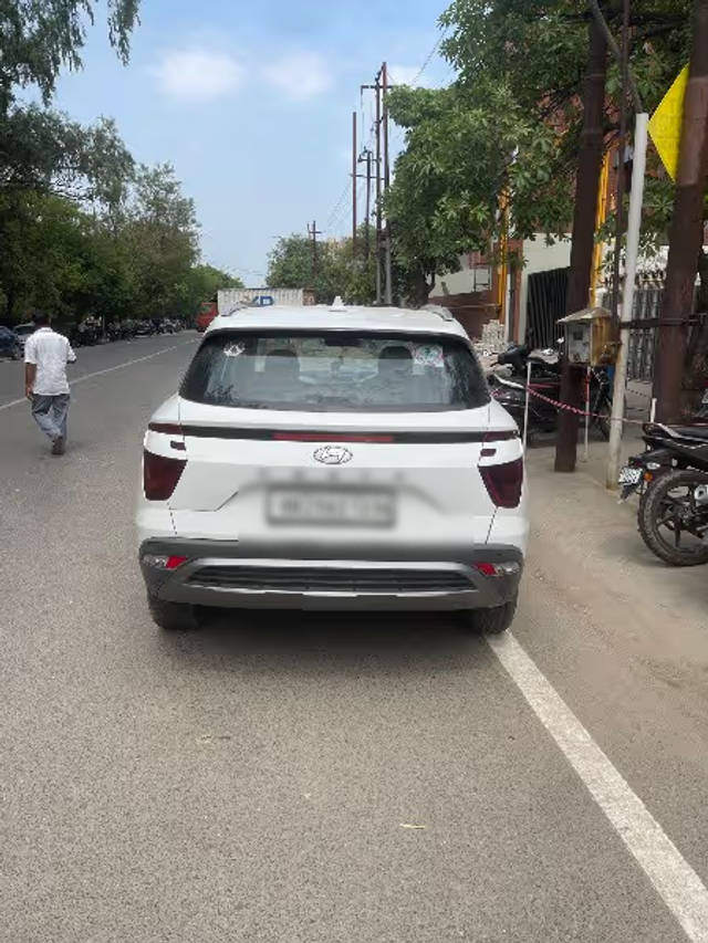 https://images10.gaadi.com/usedcar_image/4596744/original/0d2b5979-daa0-4c75-ac58-3b1352c4db3e.png?imwidth=6401