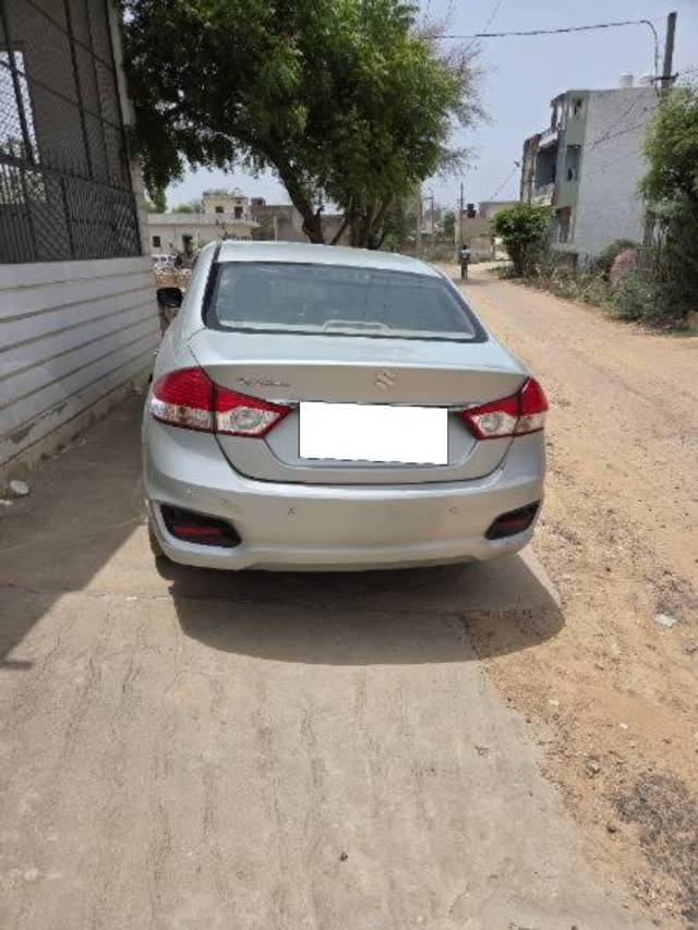 https://images10.gaadi.com/usedcar_image/4596766/original/processed_3c5cb43b-f136-44ad-92f0-1338365ff418.jpg?imwidth=6401