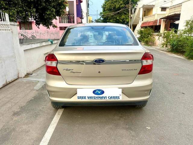 https://images10.gaadi.com/usedcar_image/4596779/original/processed_19f9e4d7f10e1f52d868555dc943109d.jpg?imwidth=6402