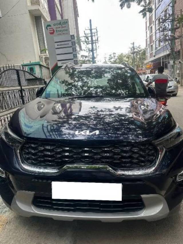 https://images10.gaadi.com/usedcar_image/4596789/original/processed_4b1c78f9-811b-41b9-b59d-9f57f8943252.jpeg?imwidth=6400