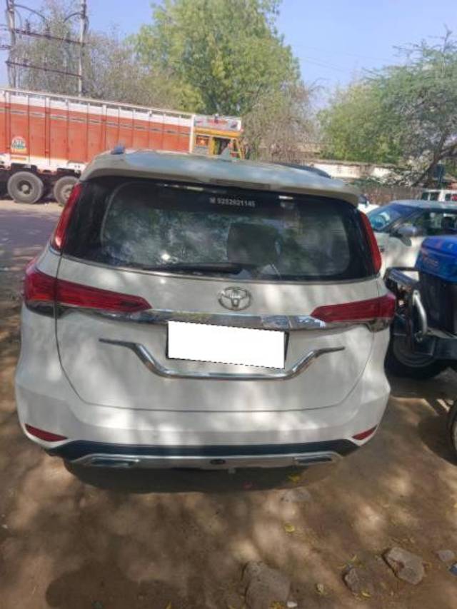 https://images10.gaadi.com/usedcar_image/4596791/original/processed_2b95f0dd-5072-41a0-8b24-f82f56846889.jpeg?imwidth=6401