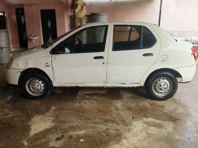 https://images10.gaadi.com/usedcar_image/4596793/original/processed_59da8a54-5aab-45fe-a93d-d8f25d647eb1.jpg?imwidth=6402