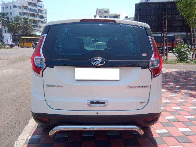 https://images10.gaadi.com/usedcar_image/4596795/original/processed_2cd8a7897f4ddf518ff492f722854856.jpg?imwidth=6402