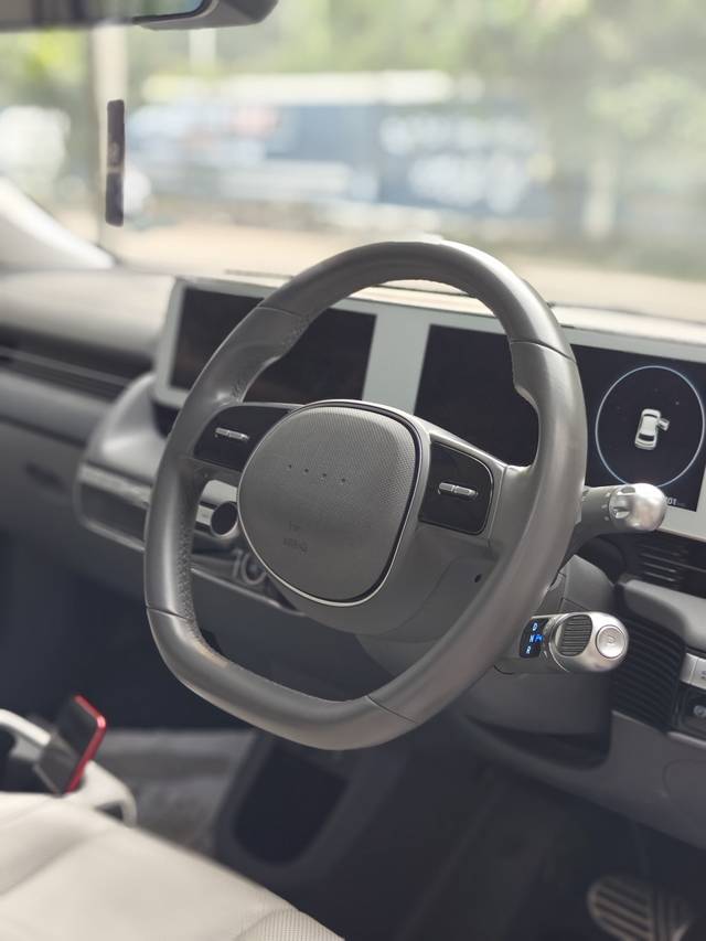 https://images10.gaadi.com/usedcar_image/4596799/original/95e2dda648d605ded08db8e0b951411d.jpg?imwidth=6402