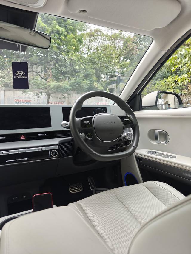 https://images10.gaadi.com/usedcar_image/4596799/original/processed_6c4e59cc5abd33f52dc3e0cbea9a16eb.jpg?imwidth=6401