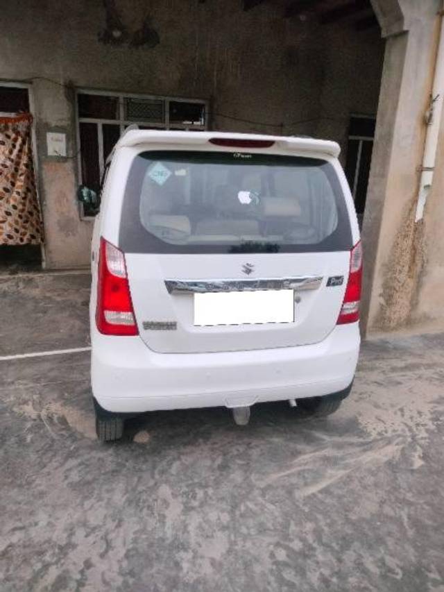 https://images10.gaadi.com/usedcar_image/4596803/original/processed_c7e45cfd-6654-4bfa-bdd5-f1443cc07b02.jpg?imwidth=6401
