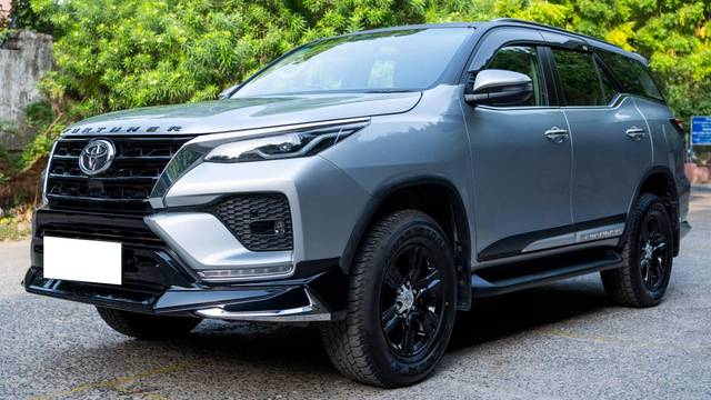 https://images10.gaadi.com/usedcar_image/4596810/original/processed_dc0baad84fc50b08e5ce79042f2f65fd.jpg?imwidth=6402