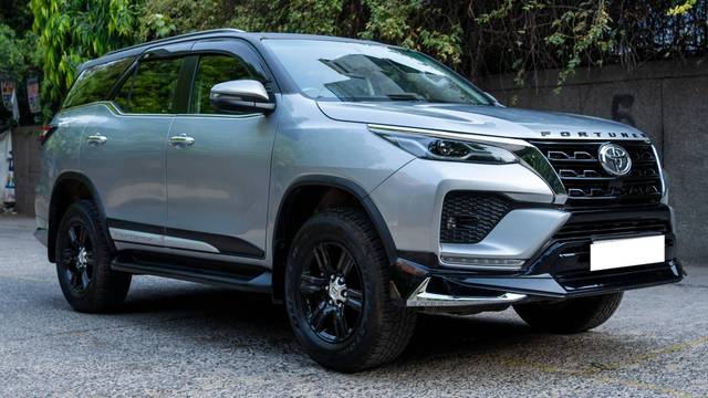 https://images10.gaadi.com/usedcar_image/4596810/original/processed_f37ff5a7eb6d8c71633d0aba63a23163.jpg?imwidth=6400