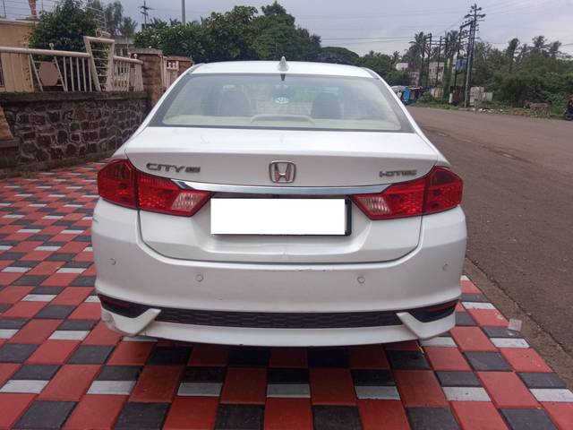 https://images10.gaadi.com/usedcar_image/4596814/original/processed_fd853d5d8ef2dde0a188a87f5de62525.jpg?imwidth=6402