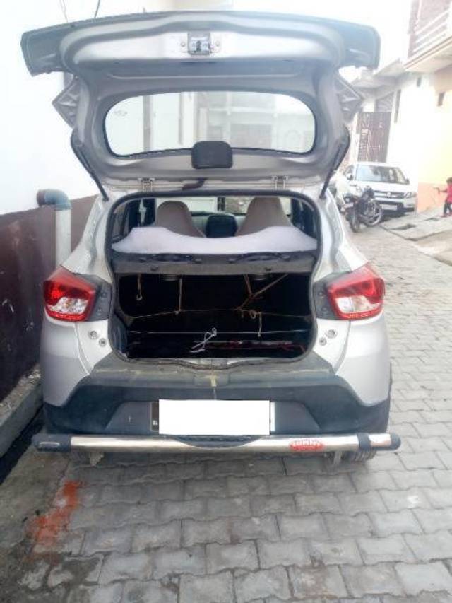 https://images10.gaadi.com/usedcar_image/4596823/original/processed_6cef1149-7230-4c4e-a8ae-cf7c229e50ef.jpg?imwidth=6402
