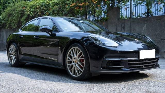 https://images10.gaadi.com/usedcar_image/4596832/original/processed_d405f7f661dc4e63d6a38a28143040c6.jpg?imwidth=6400