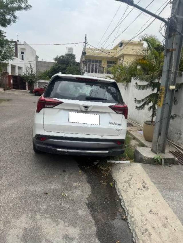 https://images10.gaadi.com/usedcar_image/4596841/original/processed_5e6e690b-0a1b-4aeb-99ab-f03d14d0ab52.jpeg?imwidth=6401