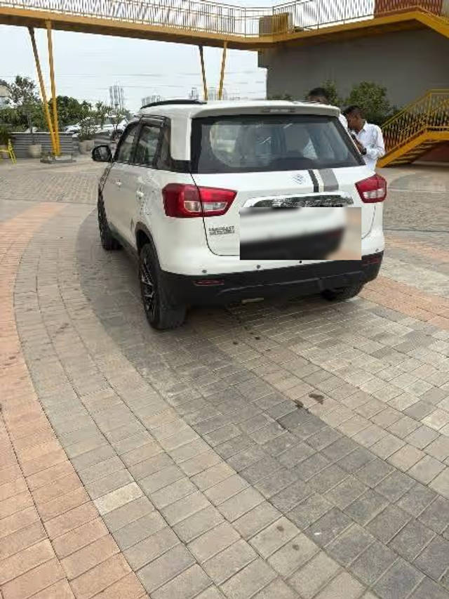 https://images10.gaadi.com/usedcar_image/4596843/original/2f8bf3f7-d08a-46a5-af3f-4b009e3c8a4b.png?imwidth=6402