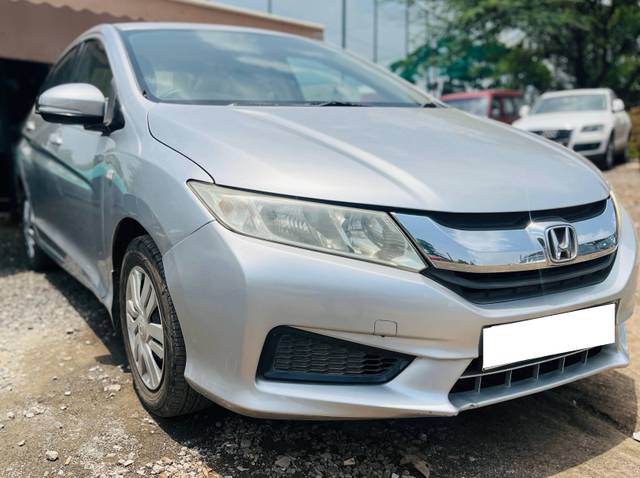 https://images10.gaadi.com/usedcar_image/4596851/original/processed_e7e6560b-e303-4200-8c42-0c9d3bcd5cac.jpg?imwidth=6400