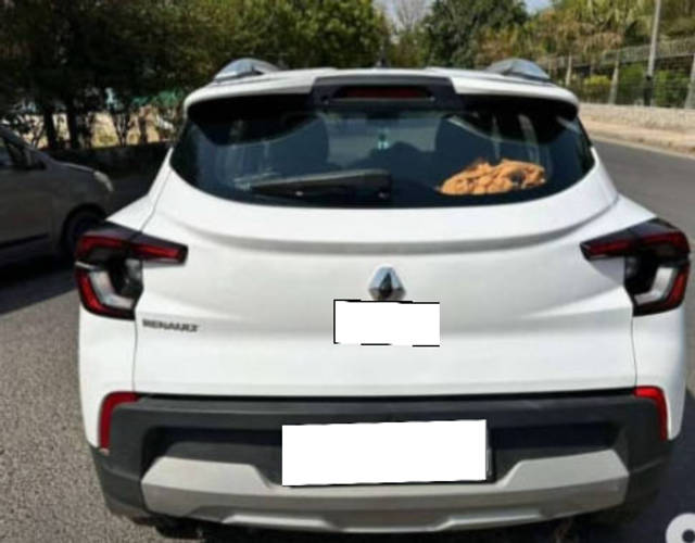 https://images10.gaadi.com/usedcar_image/4596909/original/processed_8ed7e9ac-e46a-4bab-a0db-9f85394ff44c.png?imwidth=6401