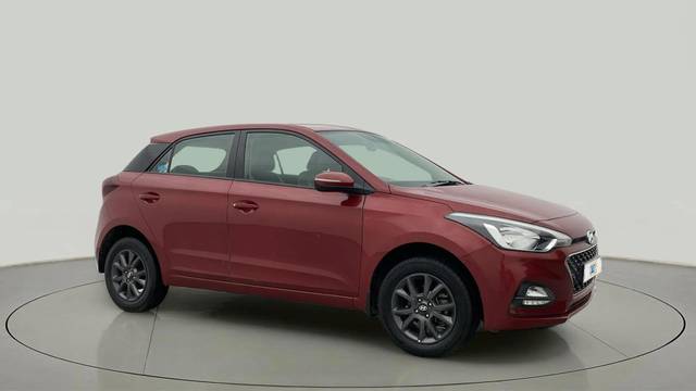 https://images10.gaadi.com/usedcar_image/4596928/original/9dc539688d2cc9ad04d1281201b85334.jpg?imwidth=6400