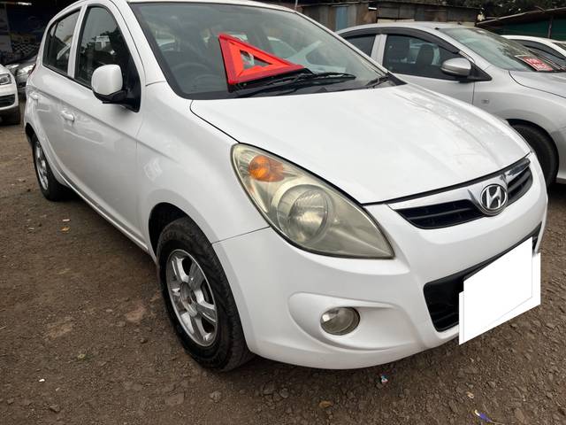 https://images10.gaadi.com/usedcar_image/4596947/original/processed_c2d43e8f-a371-4b4b-b9f3-745f23852b88.jpg?imwidth=6400