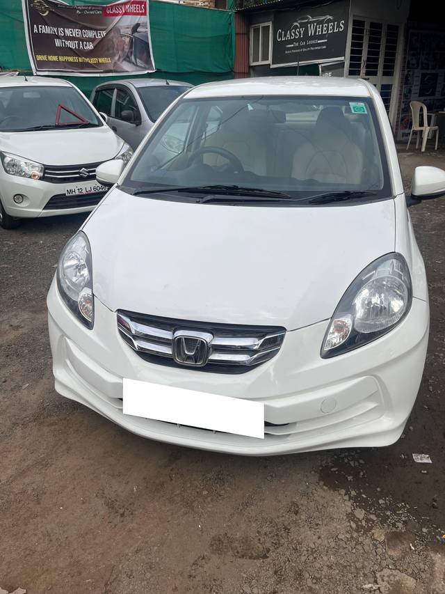https://images10.gaadi.com/usedcar_image/4596950/original/processed_5bb3111e-6573-4aee-b8b0-31e1a8d2497c.jpg?imwidth=6400