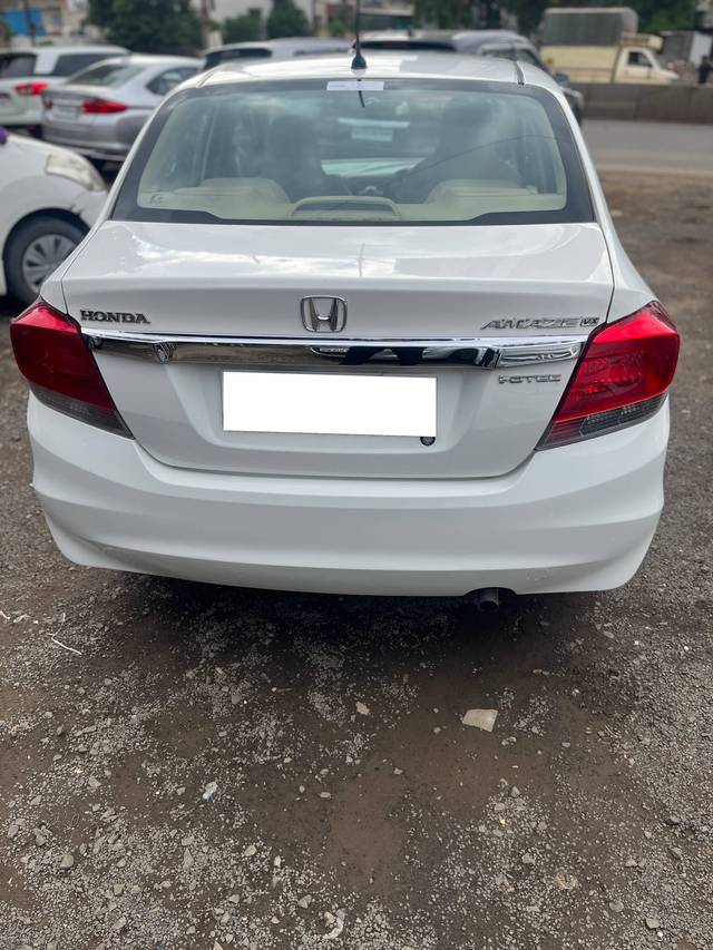 https://images10.gaadi.com/usedcar_image/4596950/original/processed_7fb580b5-6594-4672-a9e4-9fc9229cf6fc.jpg?imwidth=6401