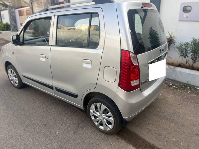 https://images10.gaadi.com/usedcar_image/4596952/original/processed_bc0cb58e-c251-45d9-9af3-59ae629f60a7.jpg?imwidth=6402