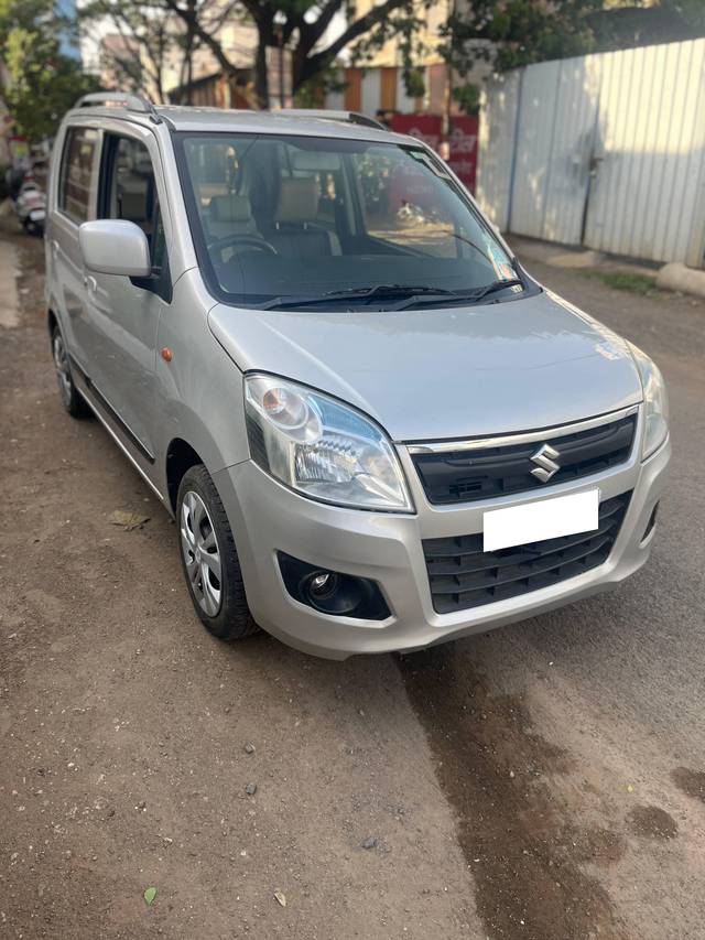 https://images10.gaadi.com/usedcar_image/4596952/original/processed_cf516ced-1c60-4436-adc3-edd5f7648e98.jpg?imwidth=6400
