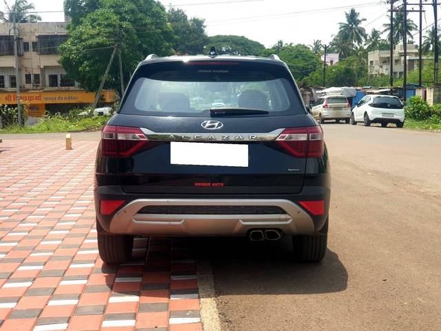 https://images10.gaadi.com/usedcar_image/4596959/original/processed_2aecd1c544b34597b6c3144524faba7a.jpg?imwidth=6401