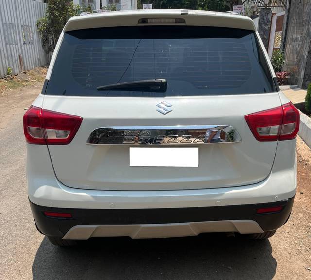 https://images10.gaadi.com/usedcar_image/4596962/original/processed_c28fade4-f22e-457a-bd23-0c14e3adc59e.jpg?imwidth=6401