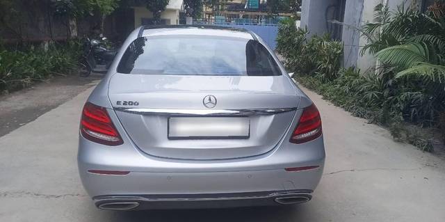 https://images10.gaadi.com/usedcar_image/4596963/original/processed_5ed67cf6-445b-4791-918c-def154c6c0b6.jpg?imwidth=6401